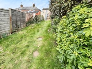 WELL STREET- click for photo gallery